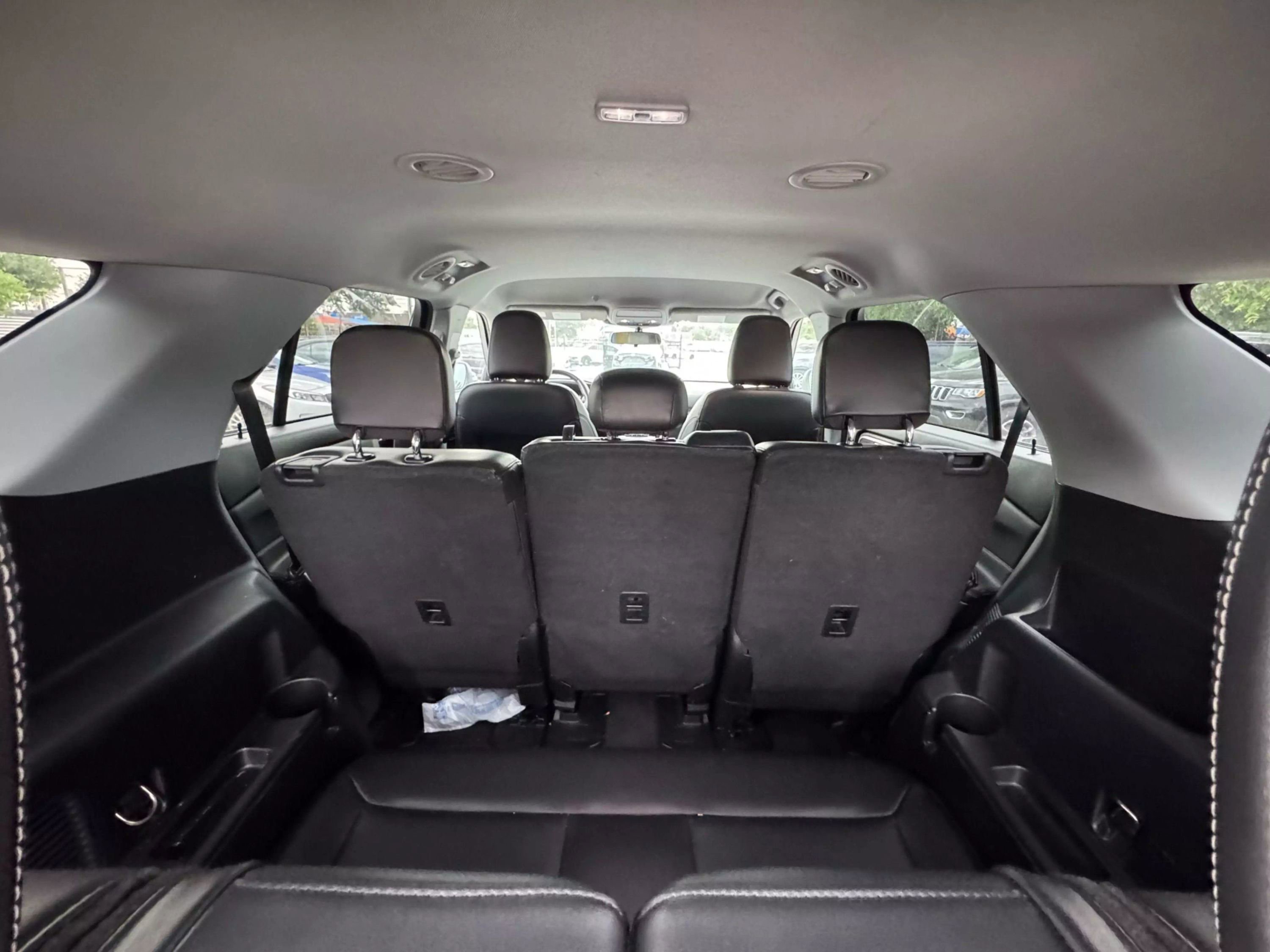 Used 2023 Ford Explorer XLT w/ Equipment Group 202A image 12