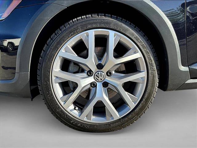 Used 2017 Volkswagen Golf Alltrack SEL image 10