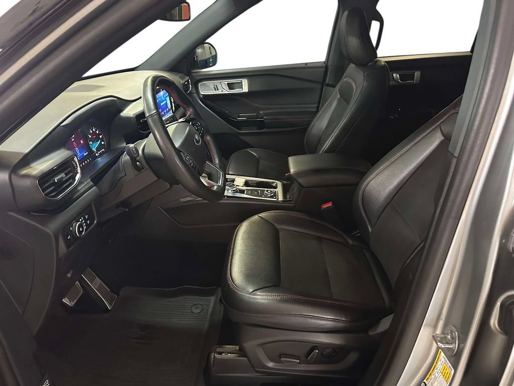 Used 2024 Ford Explorer ST-Line w/ Class IV Trailer Tow Package AWD/4WD image 7