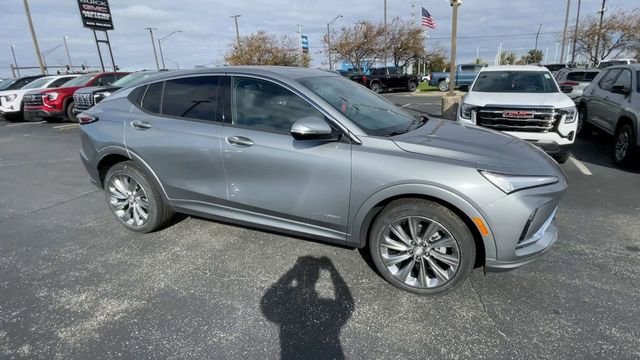 New 2025 Buick Envista Avenir image 3