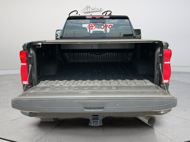 Used 2025 Chevrolet Silverado 2500 High Country w/ High Country Premium Package AWD/4WD image 25