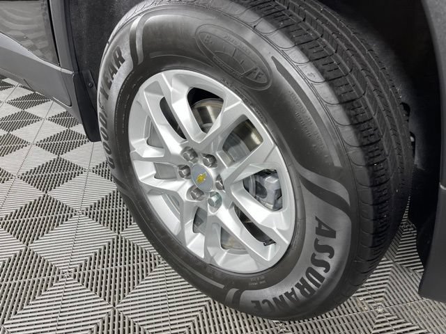Used 2023 Chevrolet Traverse LS FWD image 15