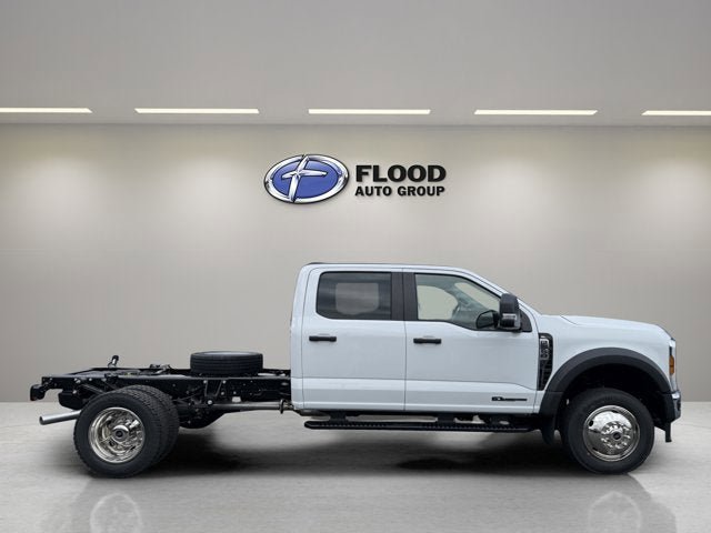 New 2026 Ford F550 4x4 Crew Cab image 4
