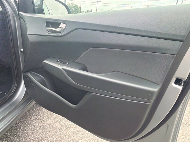 Used 2022 Hyundai Accent SE FWD image 8