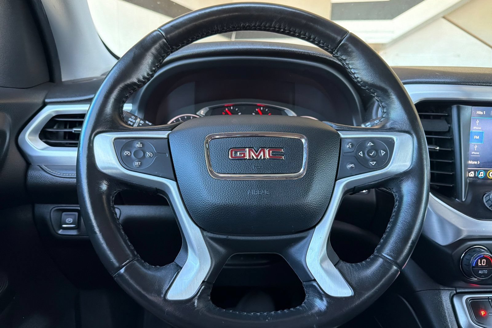 Used 2020 GMC Acadia SLT AWD/4WD image 24