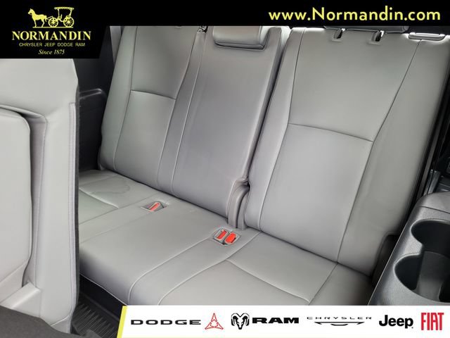 Used 2022 Toyota Highlander XLE FWD image 18
