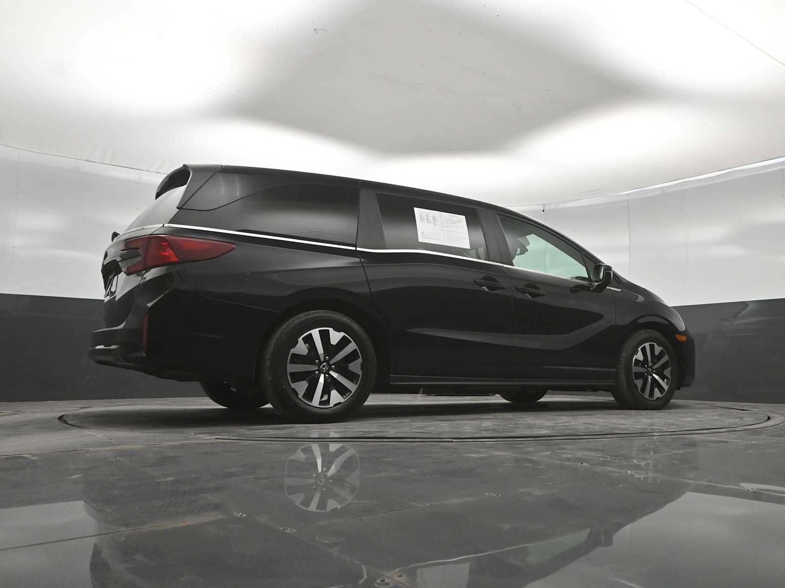 Used 2025 Honda Odyssey EX-L image 44