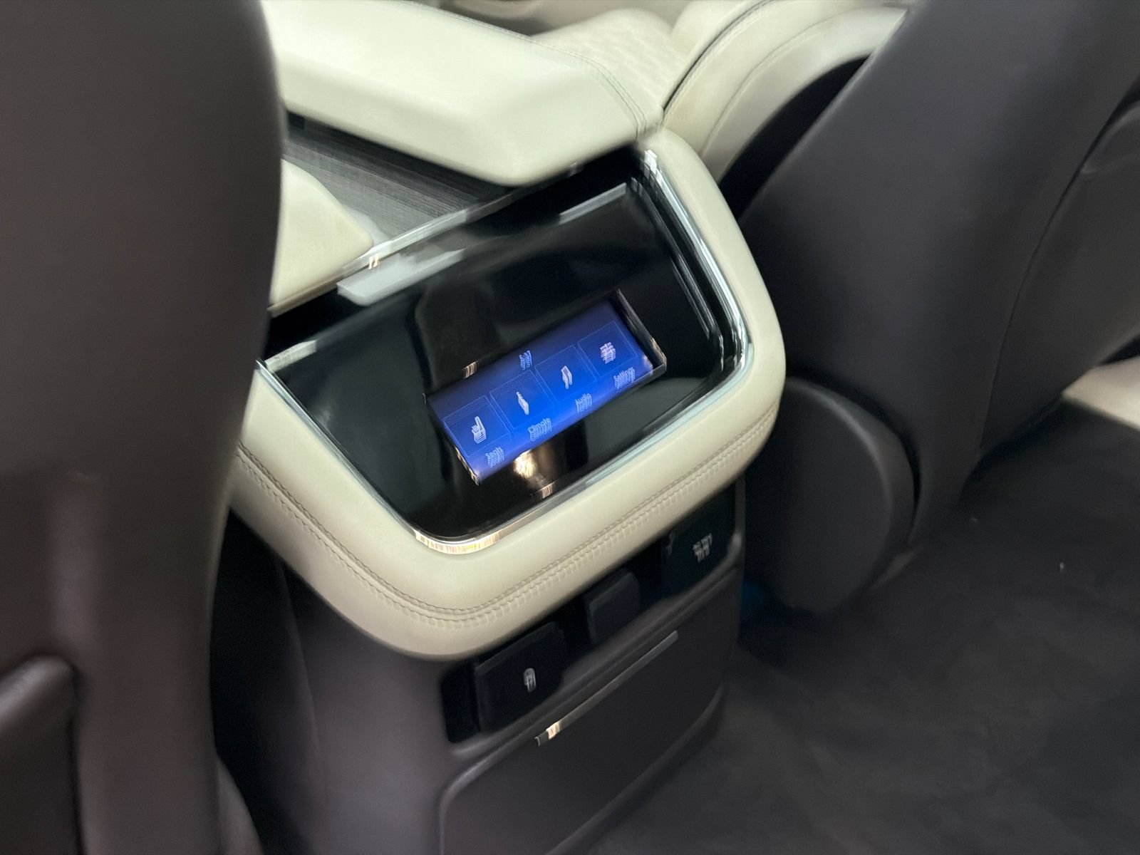 Certified 2023 Lincoln Navigator Black Label AWD/4WD image 21