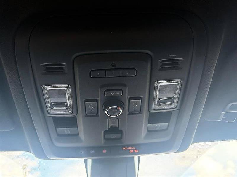 Used 2022 Chevrolet Tahoe Premier w/ Premium Package 2 RWD image 33