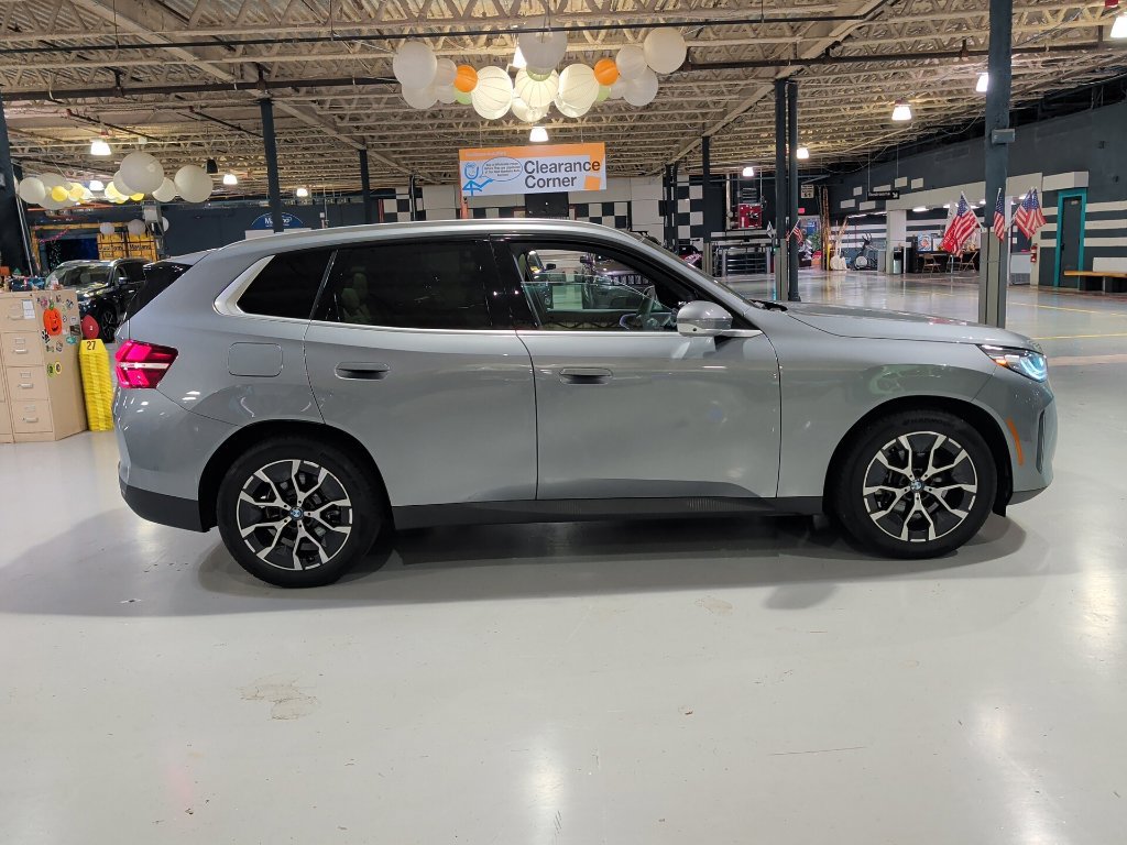 Certified 2025 BMW X3 xDrive30i w/ Premium Package AWD/4WD image 11