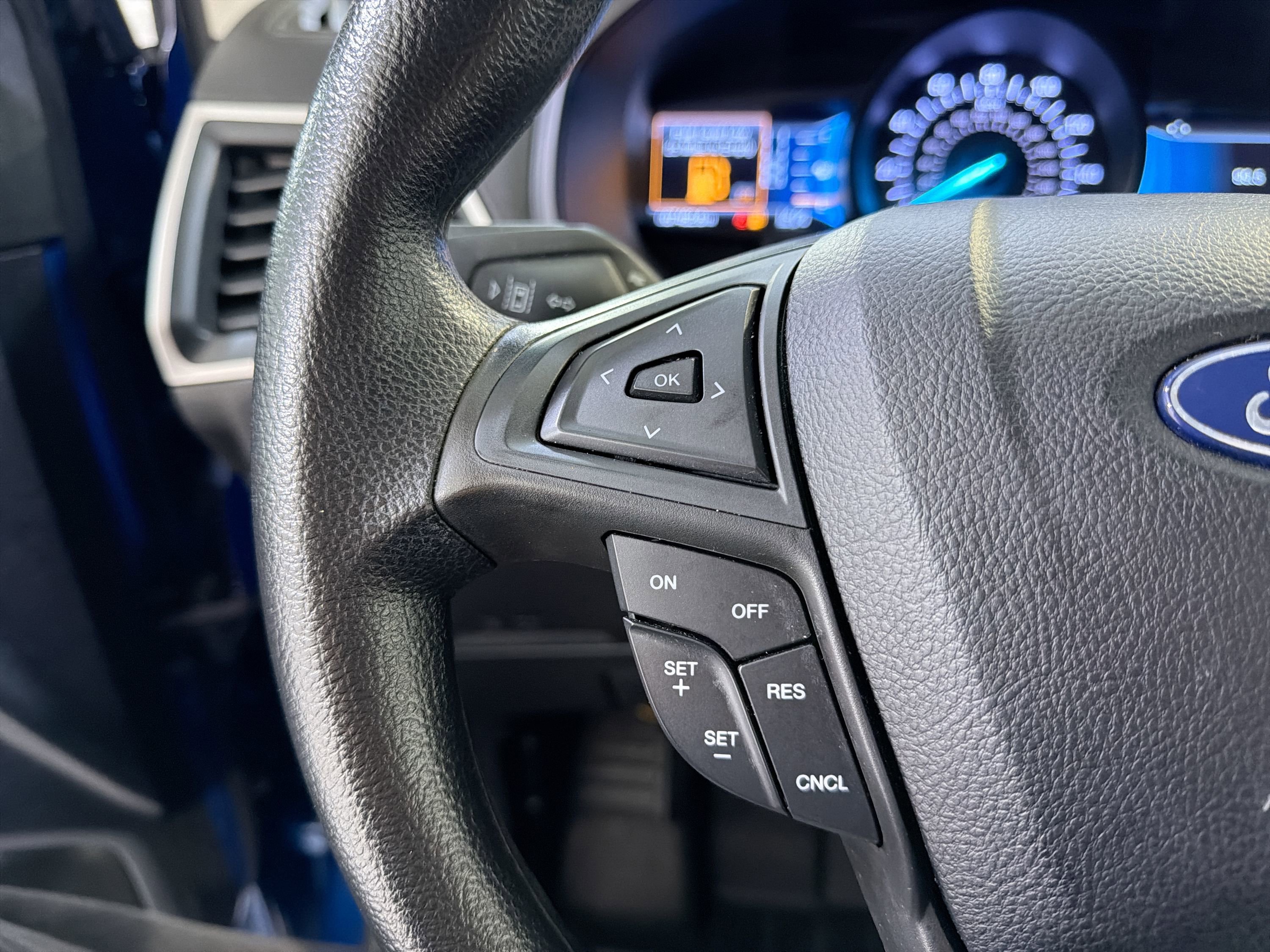 Used 2022 Ford Edge SE w/ Black Appearance Package image 14