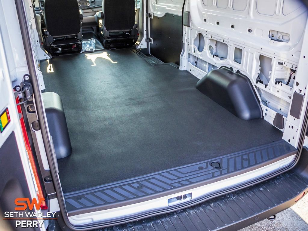 New 2025 Ford Transit 250 148 Medium Roof image 10