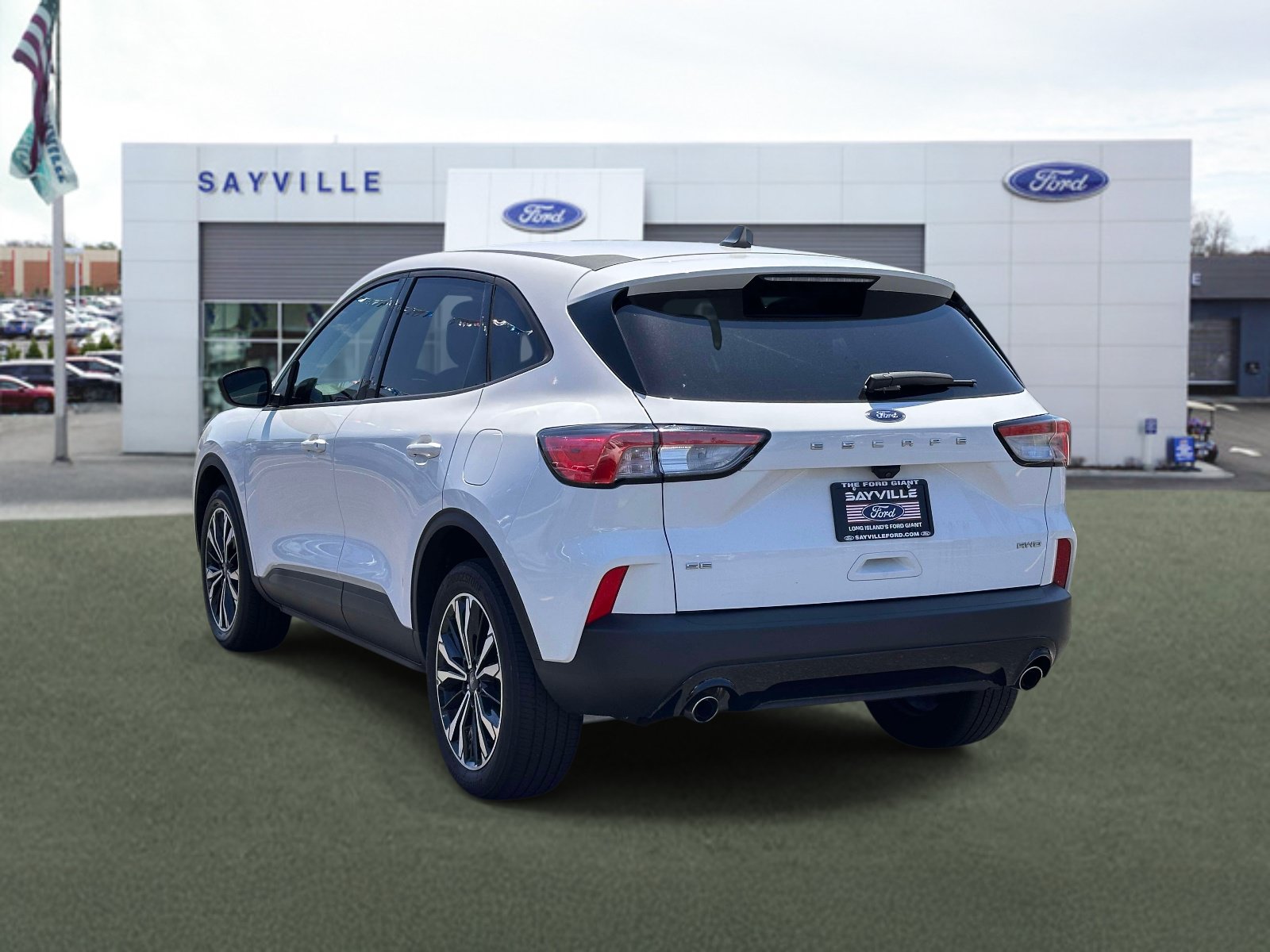Used 2022 Ford Escape SE w/ SE Sport Appearance Package AWD/4WD image 4