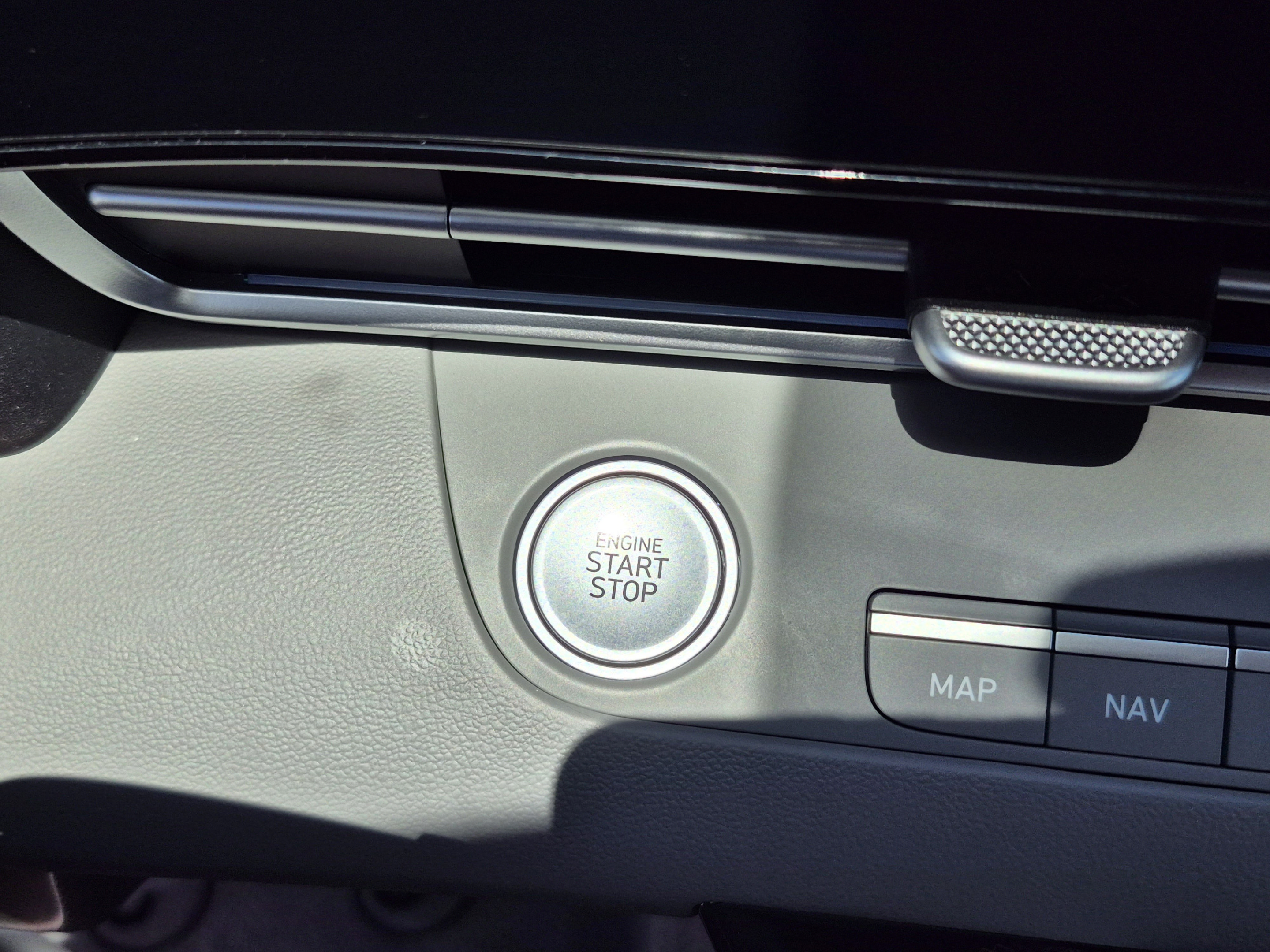 Certified 2024 Hyundai Elantra Blue FWD image 29