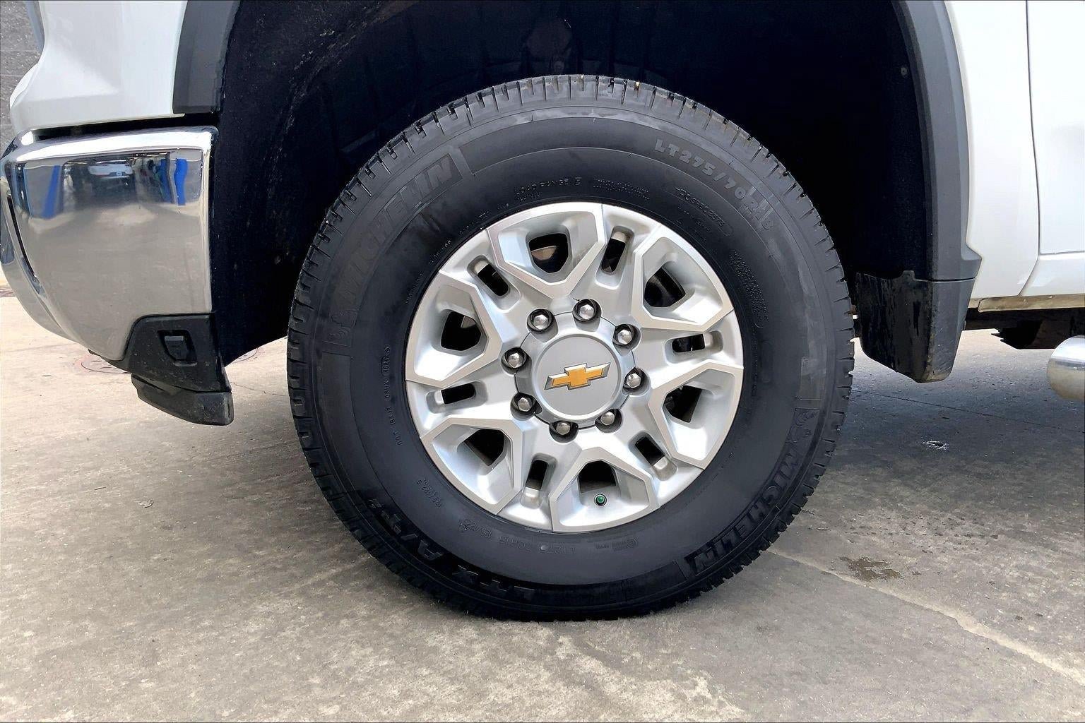 Used 2025 Chevrolet Silverado 2500 LT AWD/4WD image 9