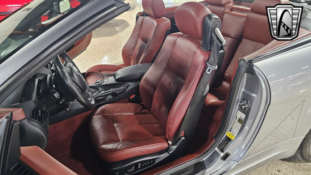 Used 2007 BMW 650i Convertible image 25