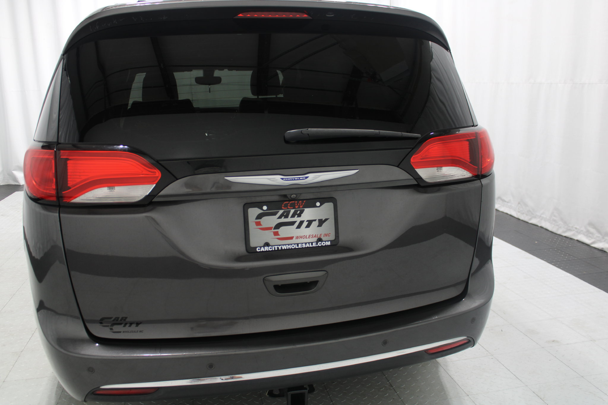 Used 2019 Chrysler Pacifica Limited FWD image 7
