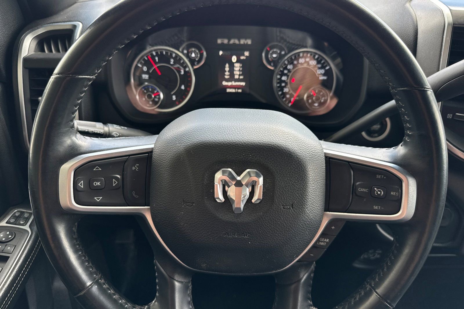 Used 2024 RAM 3500 Big Horn image 25