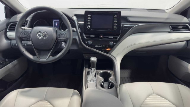 Used 2023 Toyota Camry SE FWD image 15