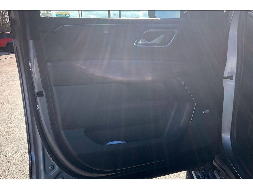 Used 2022 GMC Yukon XL AT4 w/ AT4 Premium Plus Package AWD/4WD image 25