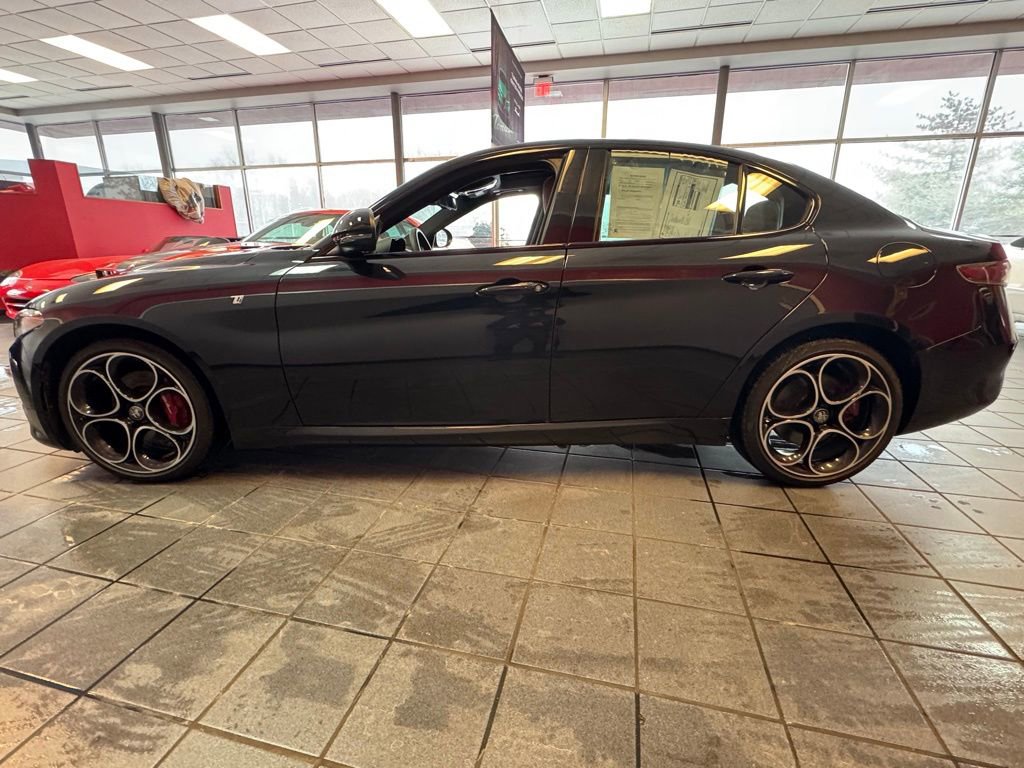 Used 2024 Alfa Romeo Giulia Ti w/ Active Assist Plus Package image 10