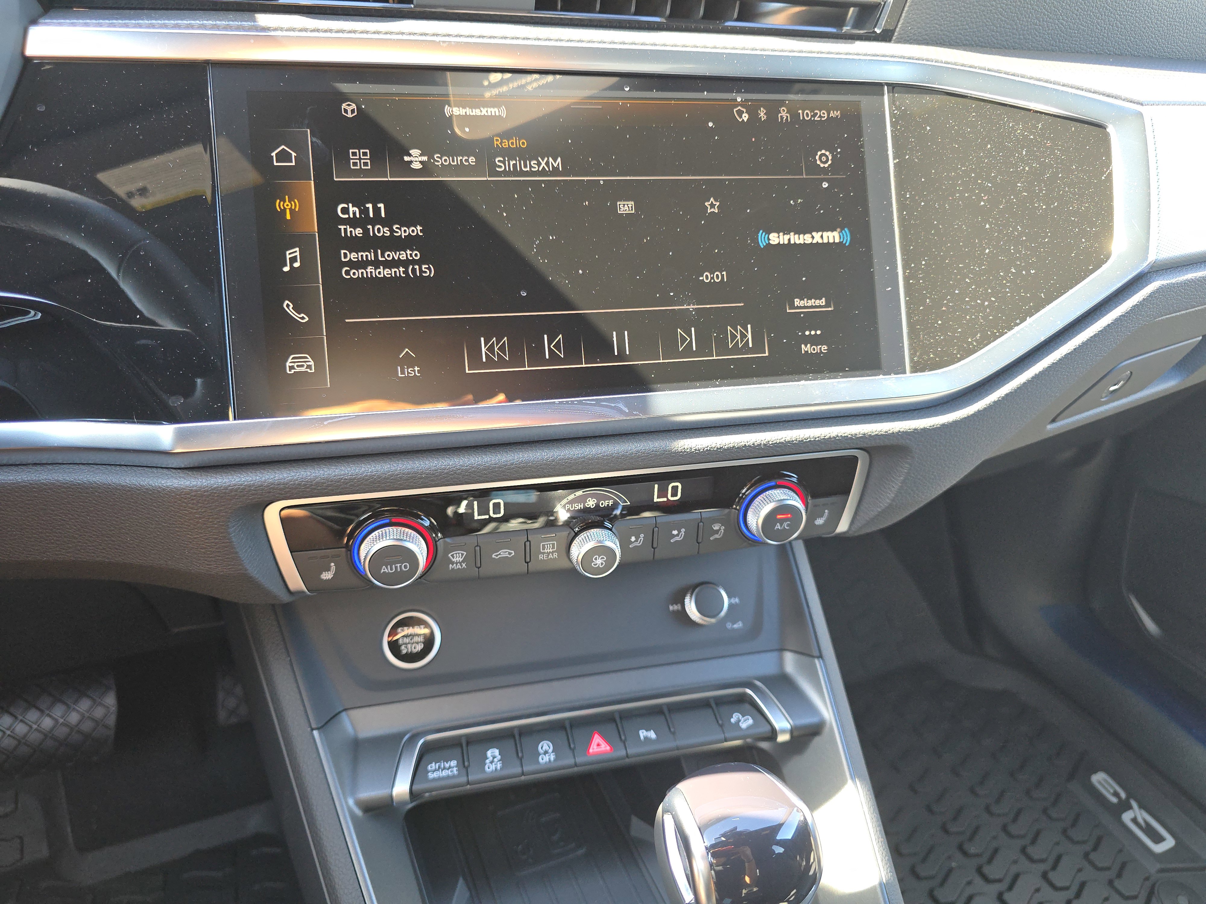 New 2025 Audi Q3 2.0T Premium image 39