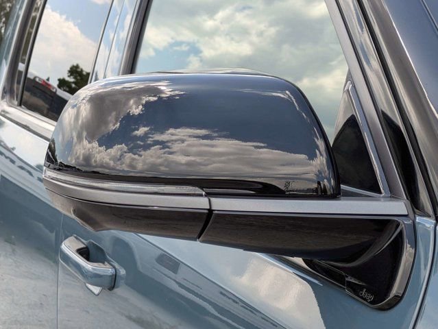 New 2026 Jeep Grand Wagoneer Summit AWD/4WD image 11