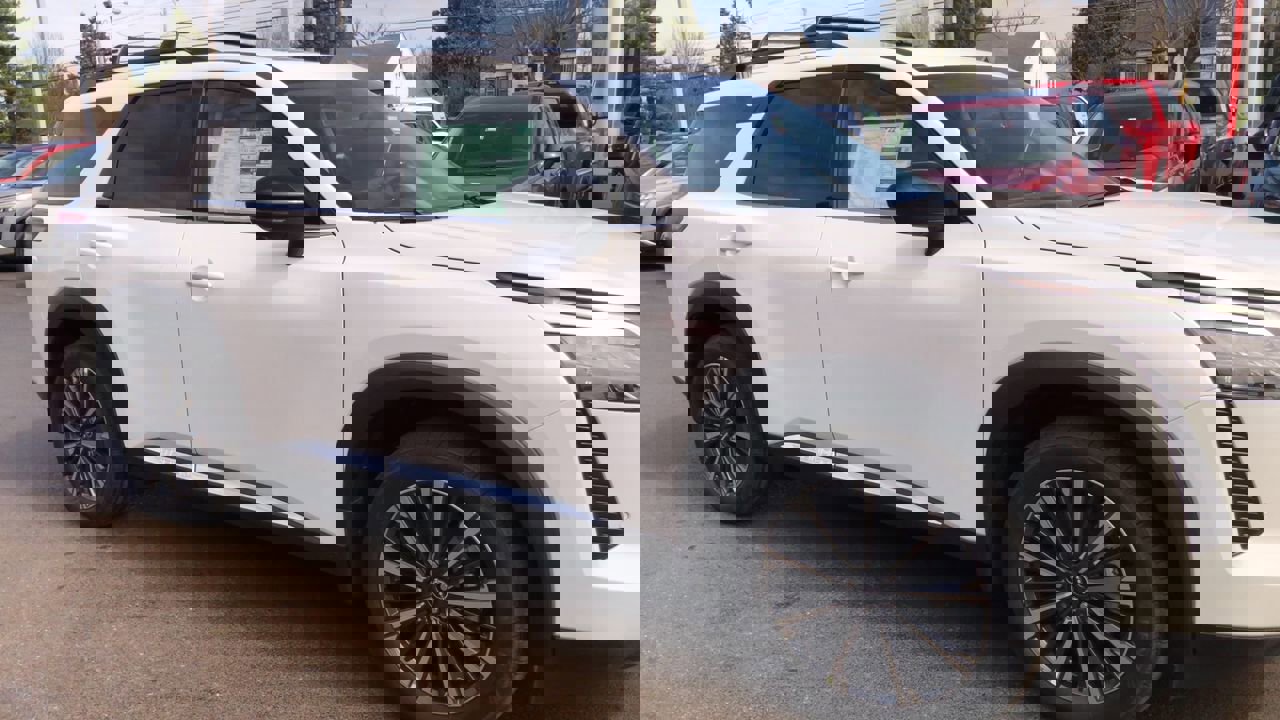 New 2026 Nissan Pathfinder Platinum w/ Cargo Package image 2