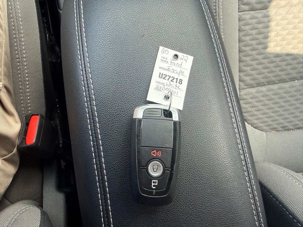Used 2022 Ford Escape SE image 13