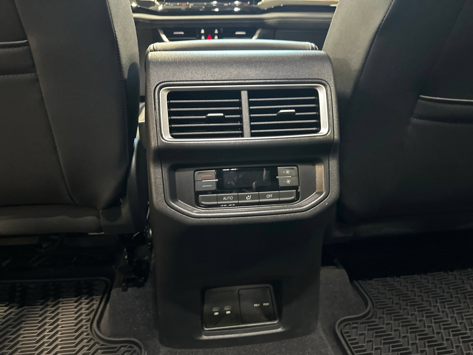 Certified 2026 Volkswagen Atlas SE AWD/4WD image 23
