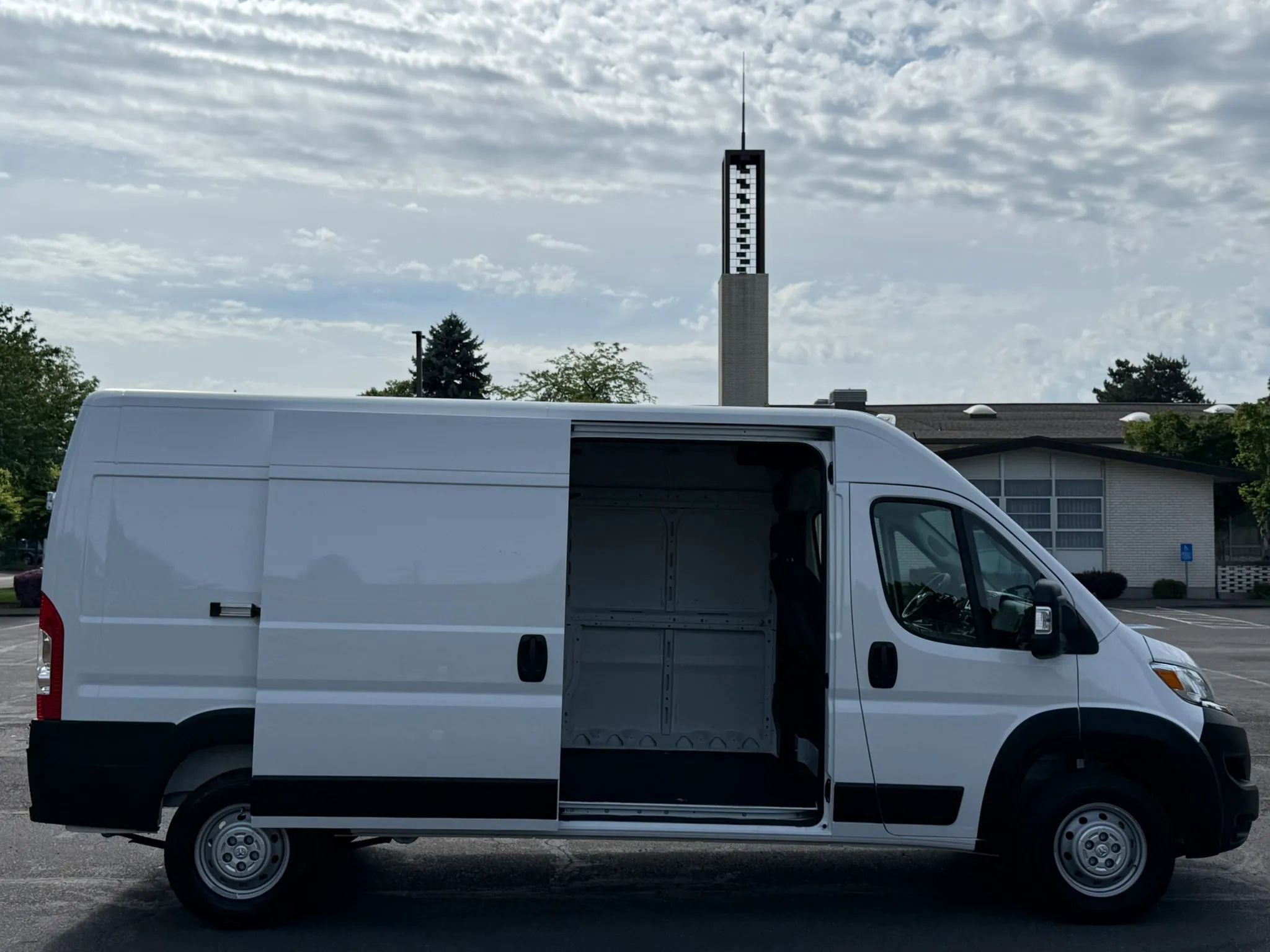 Used 2023 RAM ProMaster 2500 FWD image 24