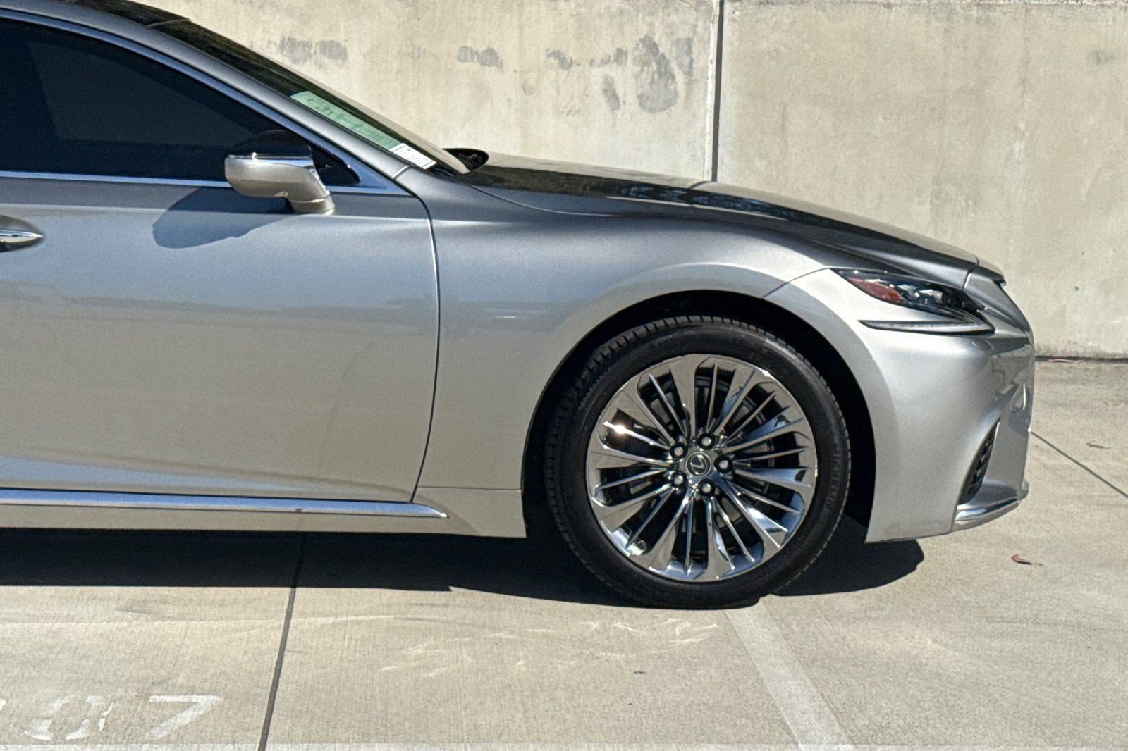 Used 2020 Lexus LS 500 w/ Interior Upgrade Package RWD image 34