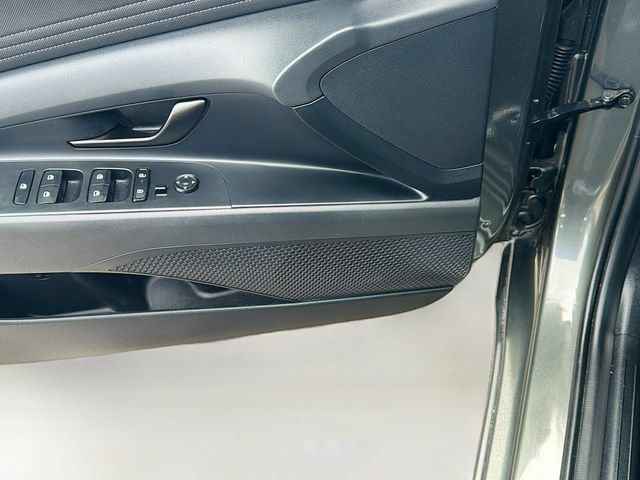 Certified 2025 Hyundai Elantra Sport FWD image 18