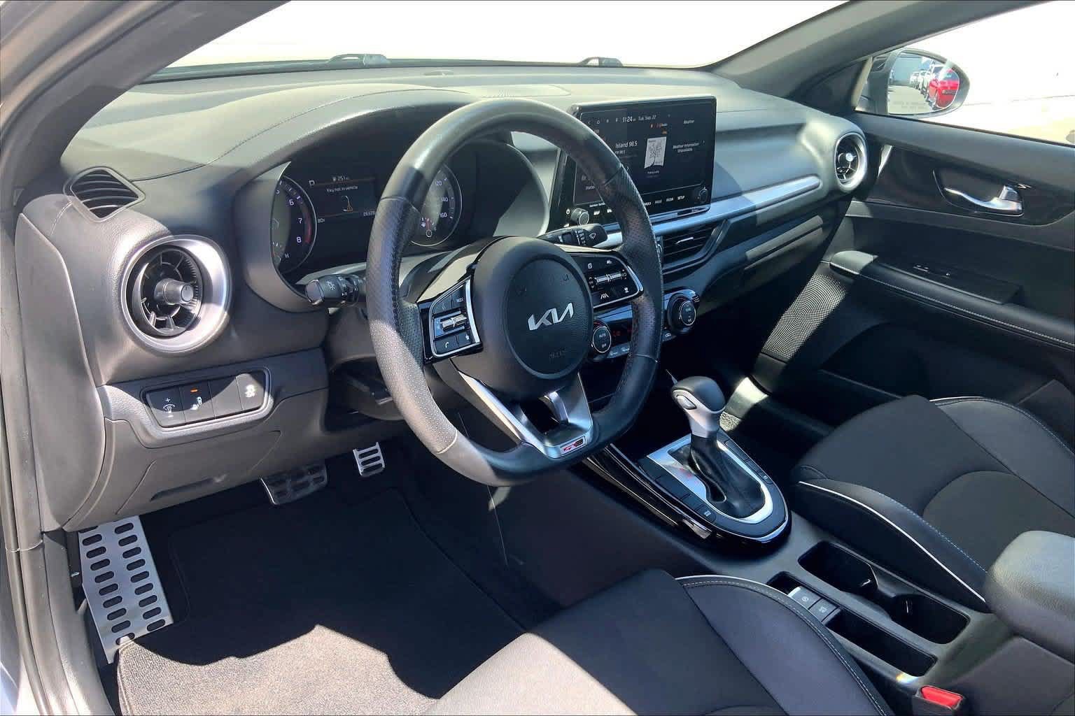 Used 2023 Kia Forte GT-Line w/ GT-Line Premium Package FWD image 2