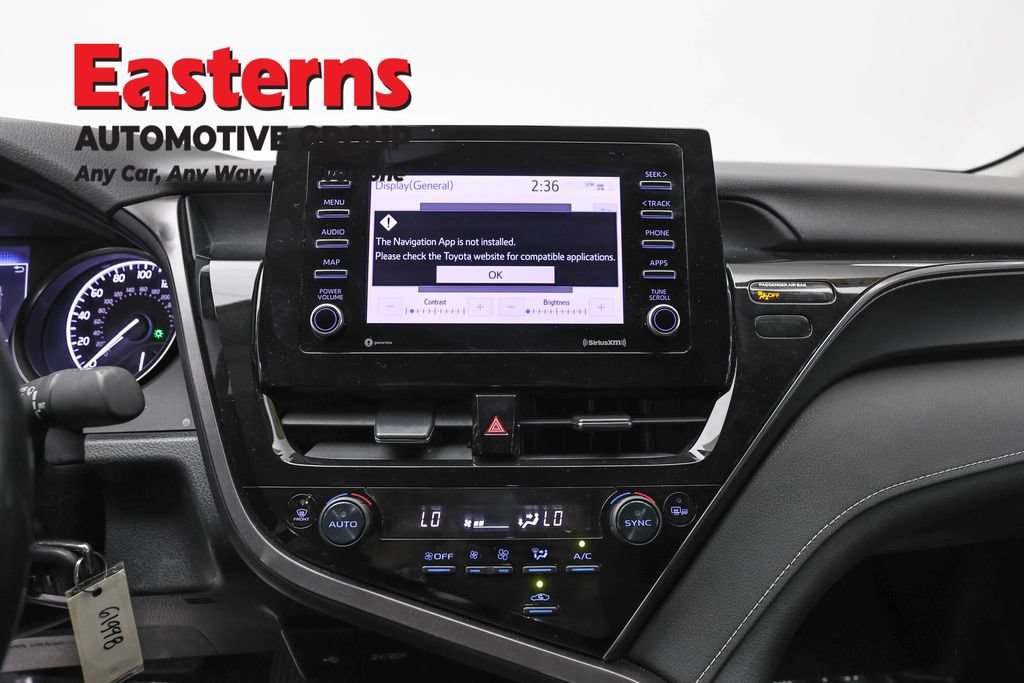 Used 2024 Toyota Camry SE FWD image 11