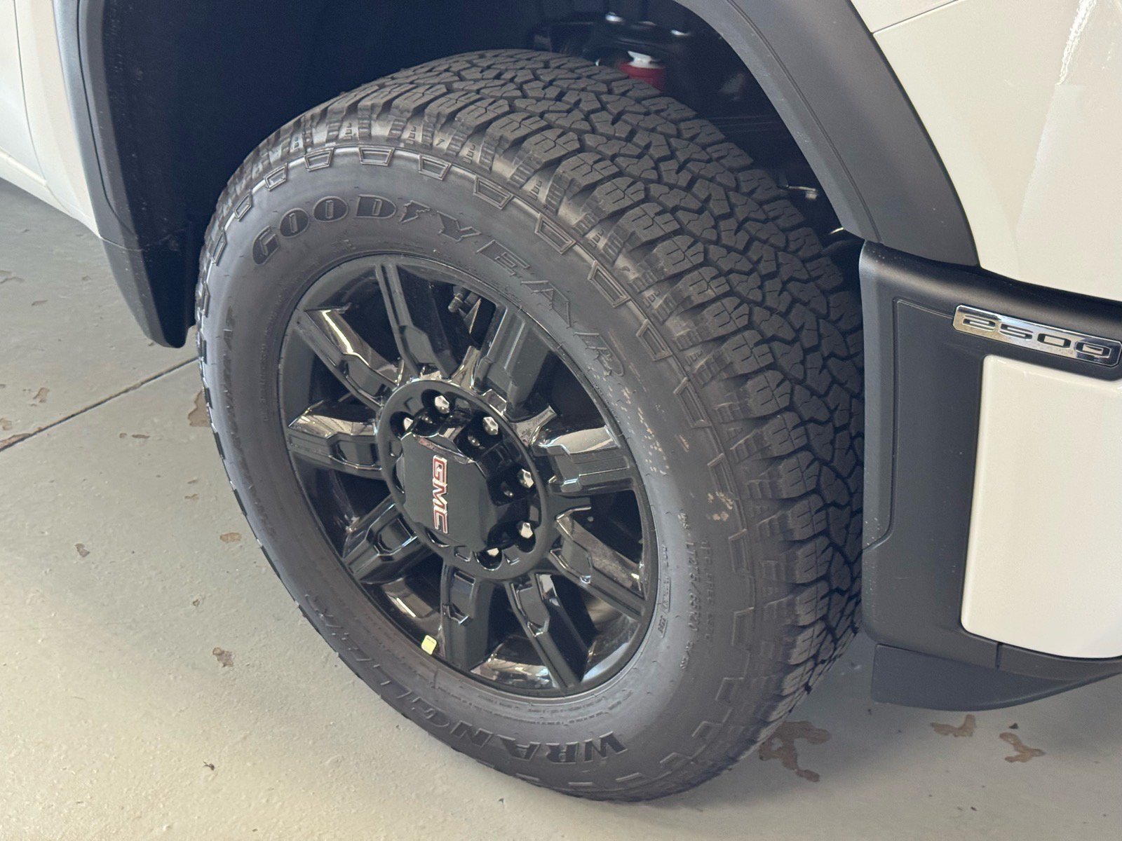 New 2026 GMC Sierra 2500 AT4 w/ AT4 Premium Plus Package AWD/4WD image 4