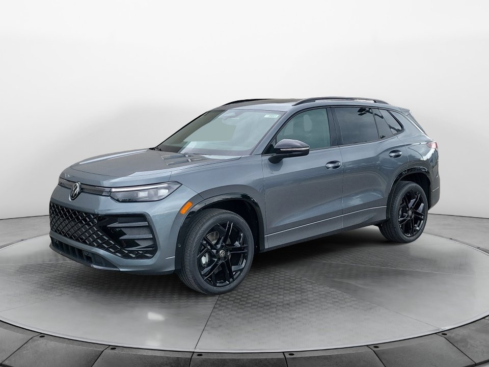 New 2026 Volkswagen Tiguan SE R-Line AWD/4WD image 2
