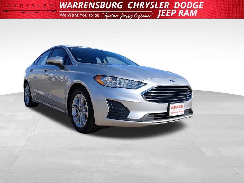 Used 2019 Ford Fusion SE image 1