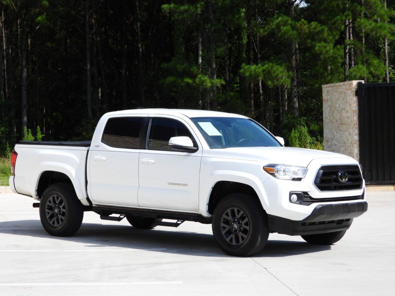 Used 2022 Toyota Tacoma SR5 w/ Technology Package RWD image 33