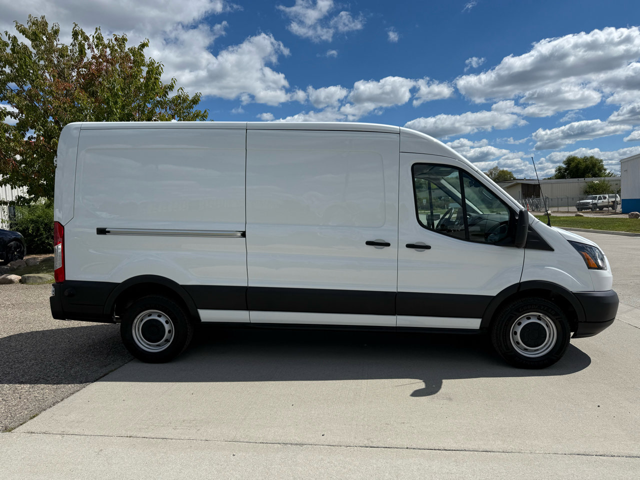 Used 2019 Ford Transit 250 148 Medium Roof image 4