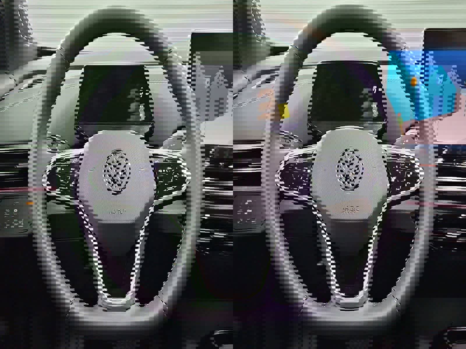 New 2026 Volkswagen ID.4 Pro S Plus image 24