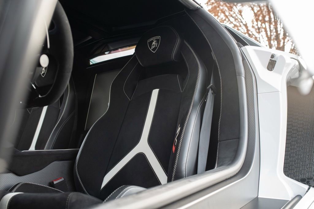 Used 2021 Lamborghini Aventador SVJ image 35