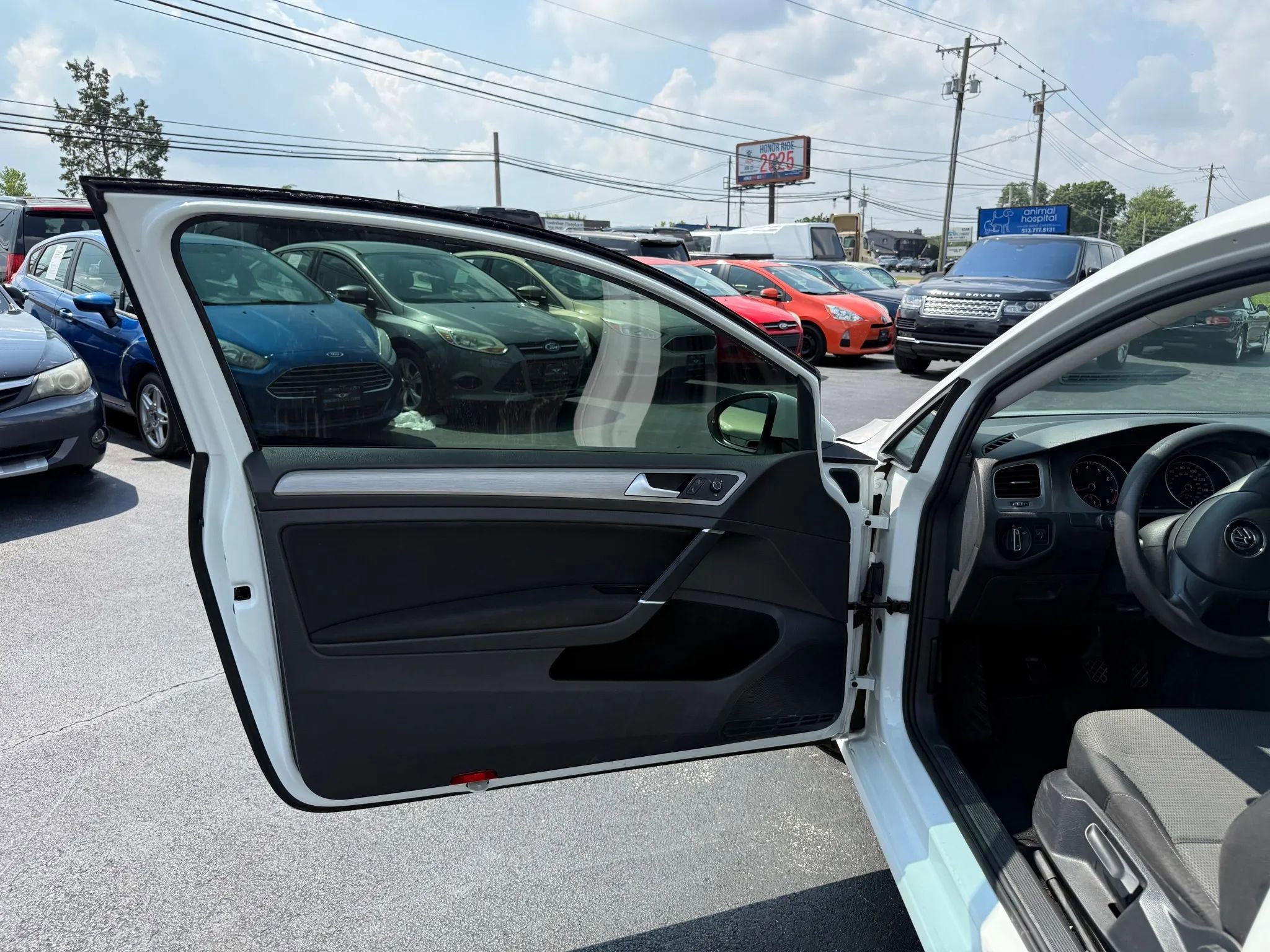 Used 2015 Volkswagen Golf S image 32