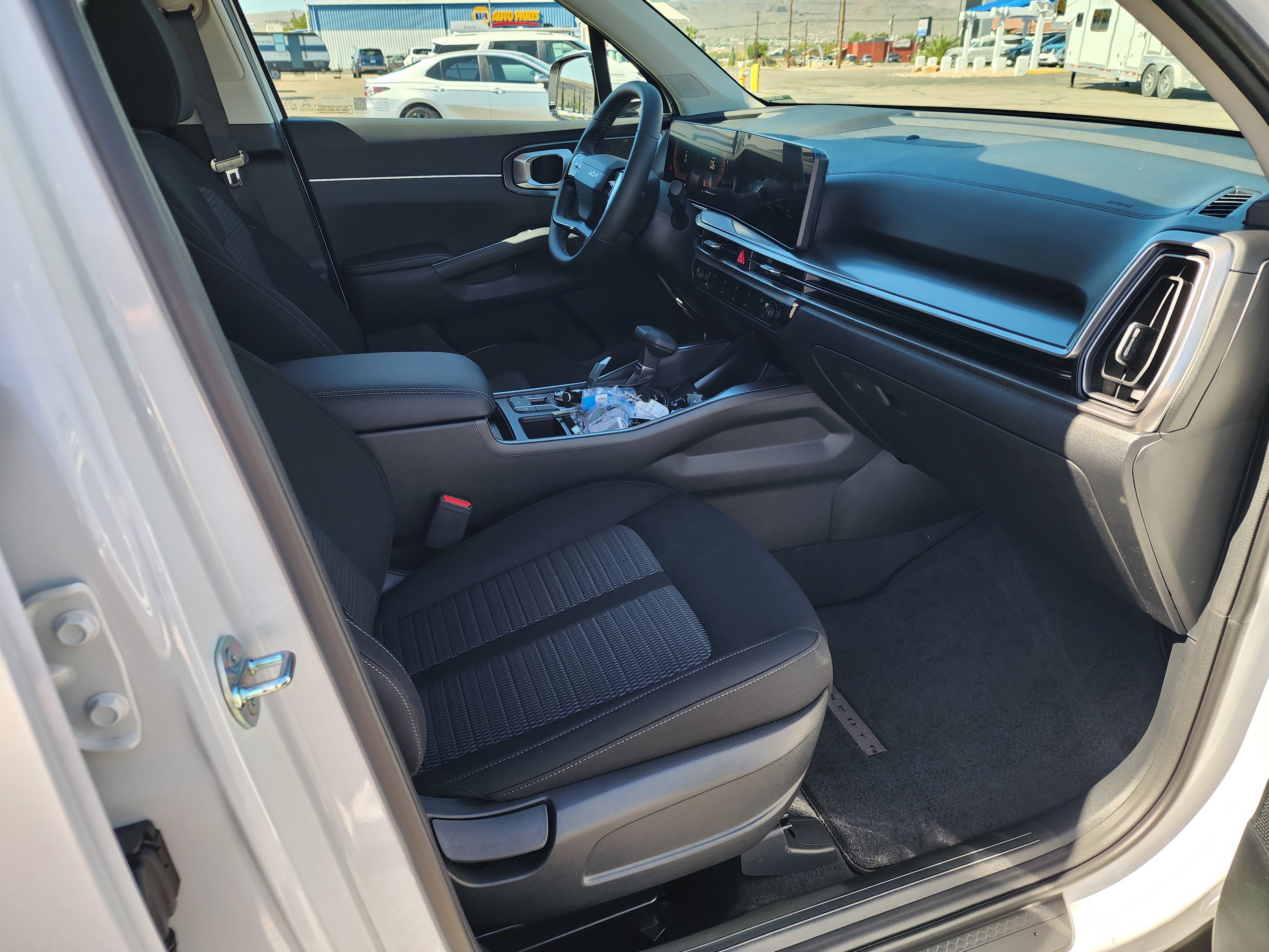 New 2026 Kia Sorento LX image 9