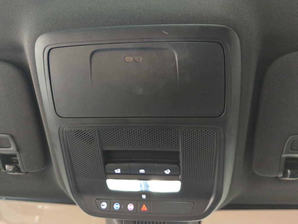 Used 2026 GMC Terrain AT4 w/ Technology Package II AWD/4WD image 29