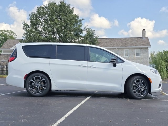 New 2026 Chrysler Pacifica Select image 25