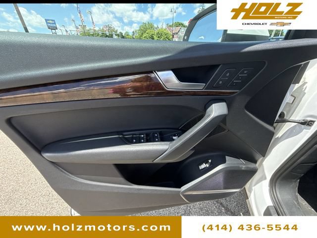 Used 2018 Audi Q5 2.0T Premium Plus w/ Premium Plus Package AWD/4WD image 24