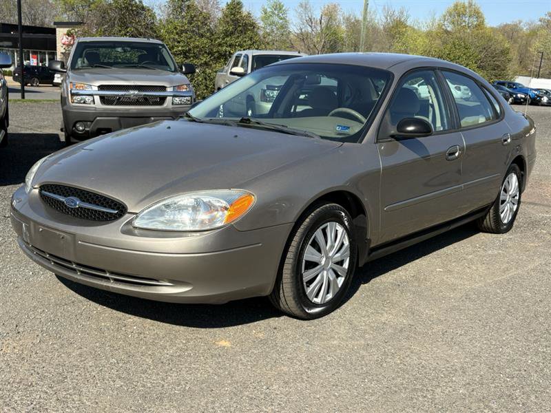Used 2003 Ford Taurus LX image 1