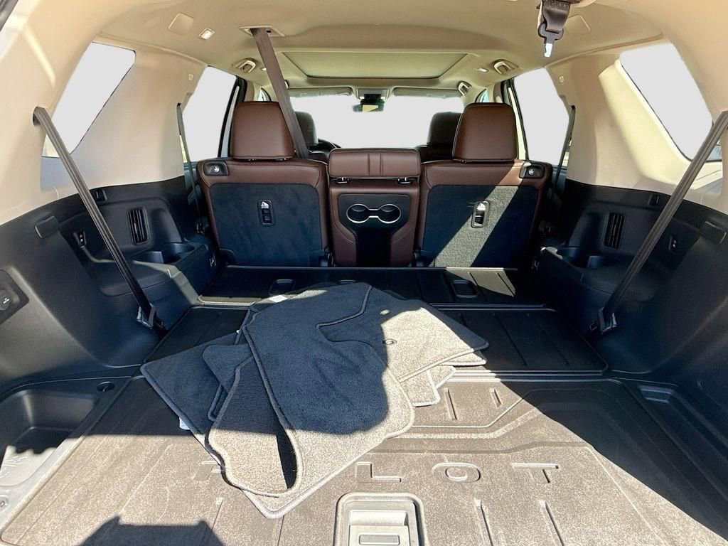 Used 2025 Honda Pilot Elite image 28