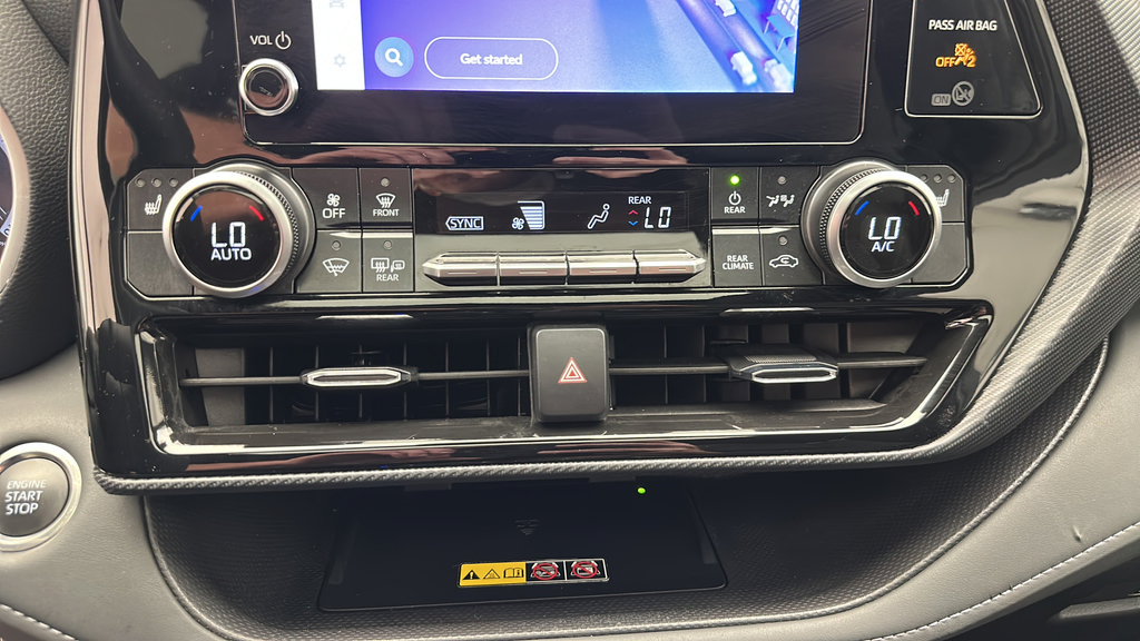 Used 2025 Toyota Highlander Limited AWD/4WD image 21